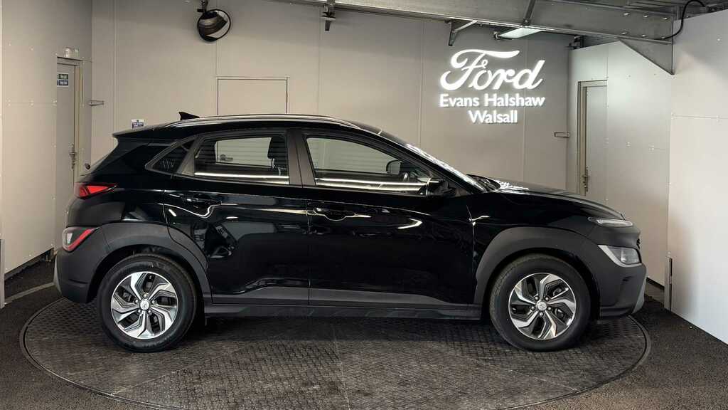 Hyundai Kona 1.6 Gdi Hybrid Se Connect Dct 2023 HSZ2091 Black #3