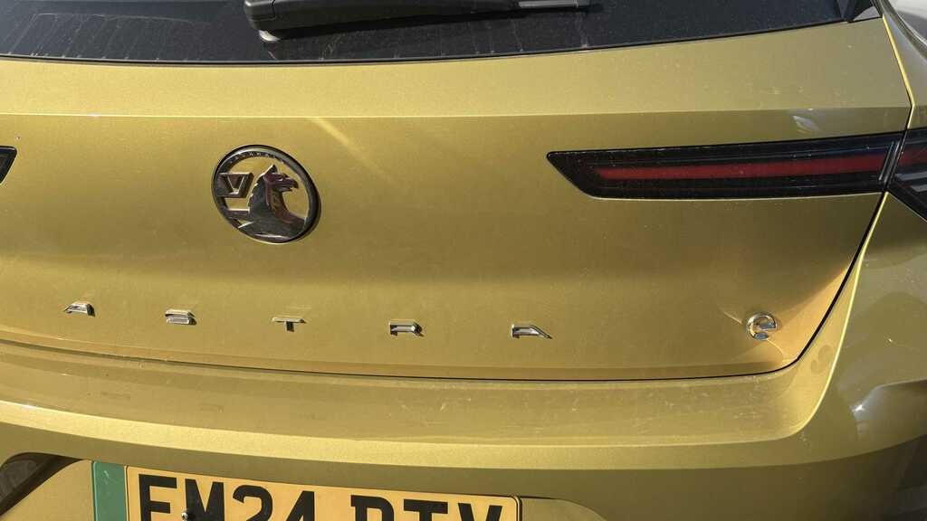 Vauxhall Astra 115Kw Design 54Kwh 2024 Yellow #4