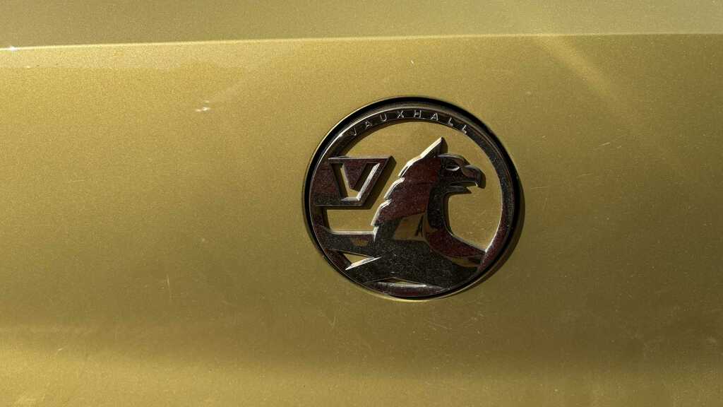 Vauxhall Astra 115Kw Design 54Kwh 2024 Yellow #5