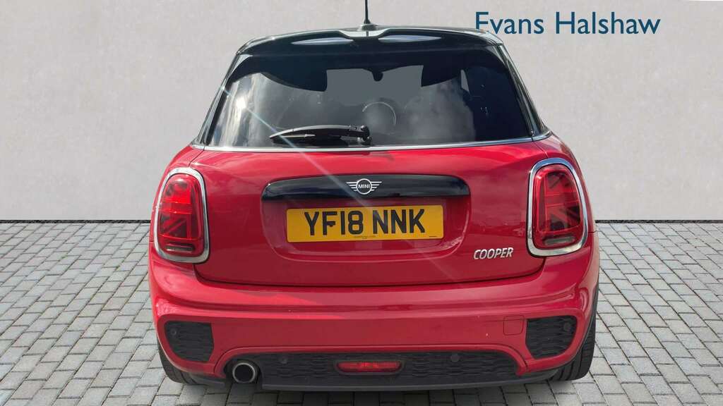 Mini Hatch 1.5 Cooper II 2018 YF18NNK Red #2