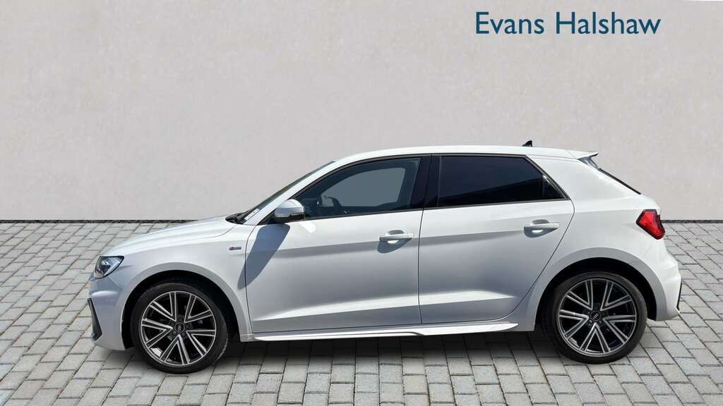 Audi A1 25 Tfsi S Line S Tronic 2024 YP73KZF White #3