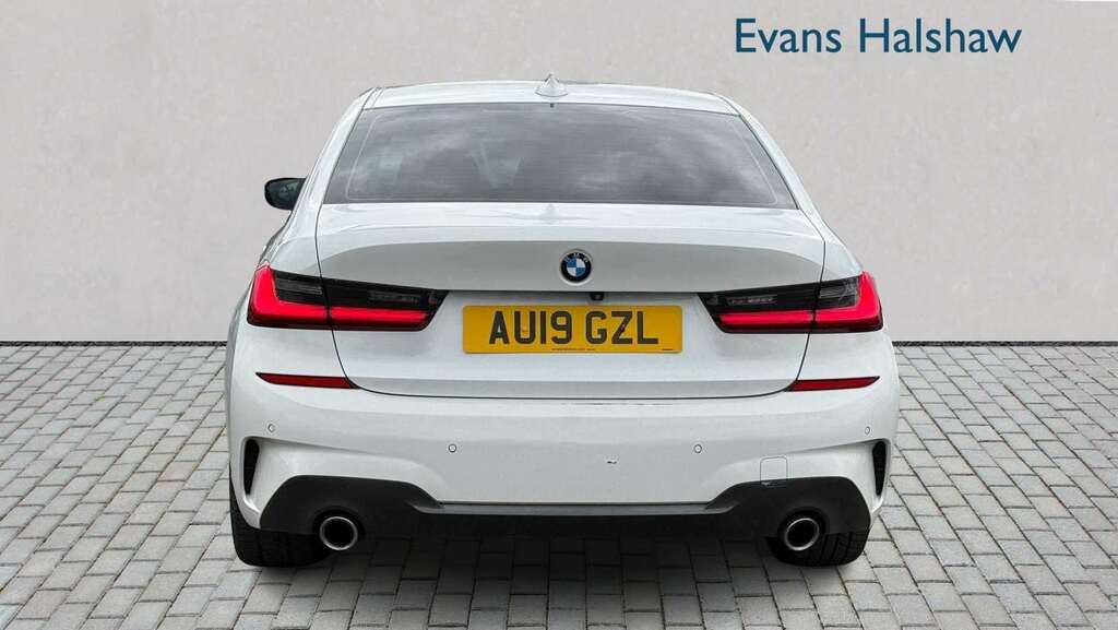 BMW 3 Series 320D M Sport Step 2019 AU19GZL White #4
