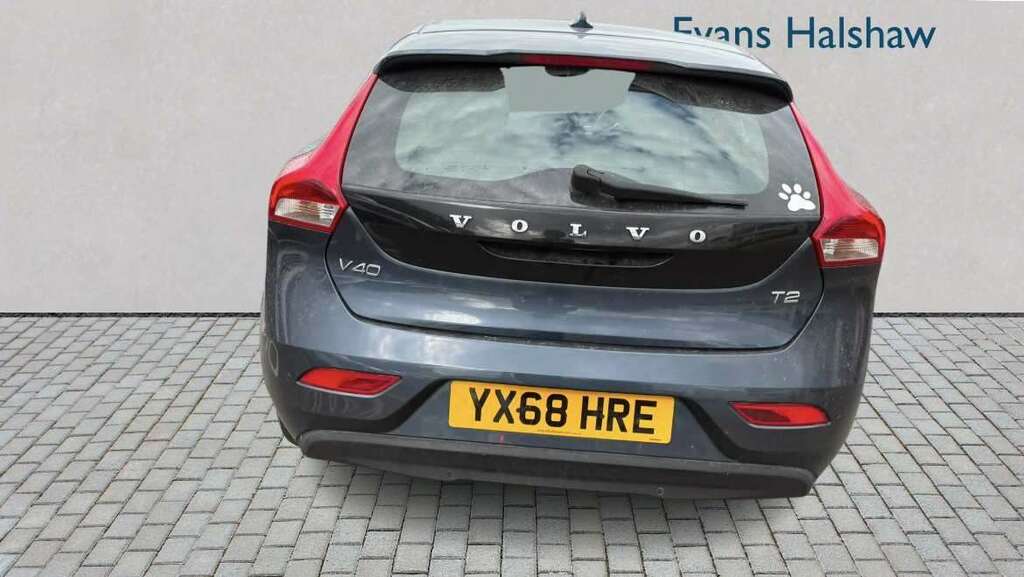 Volvo V40 T2 122 Momentum 2018 Blue #5
