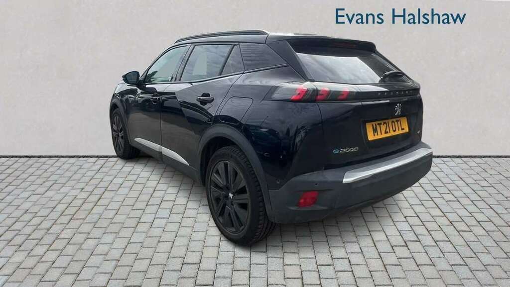 Peugeot e-2008 100Kw Gt Premium 50Kwh 2021 Black #4