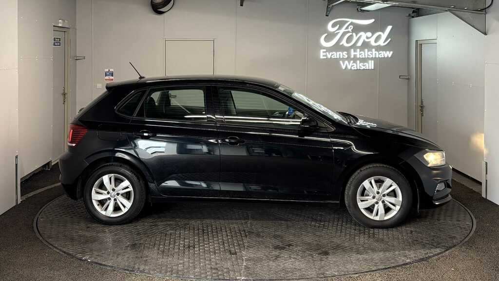 Volkswagen Polo 1.0 Tsi 95 Se 2018 Black #4
