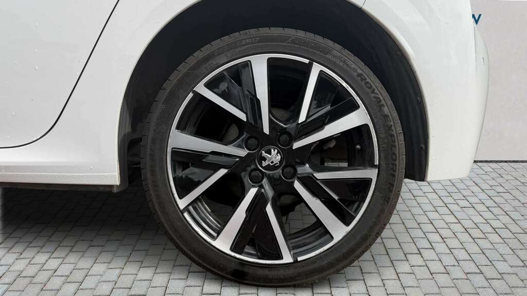 Peugeot 208 1.2 Puretech 100 Allure Premium 2021 White #6