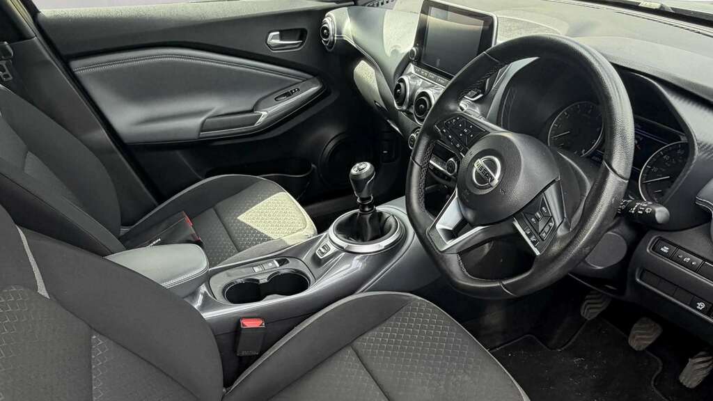 Nissan Juke 1.0 Dig-t 114 Visia Red #4