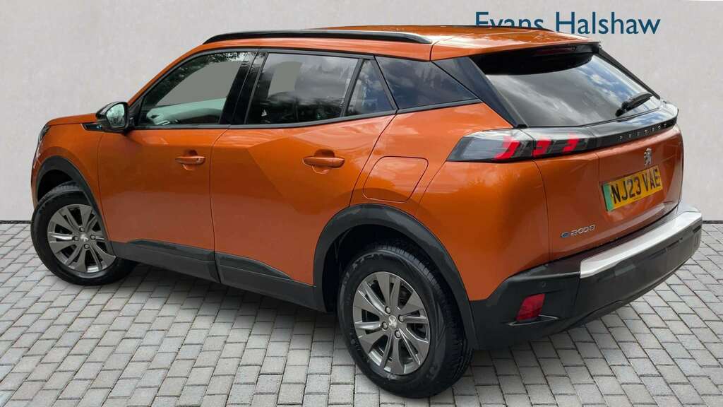 Peugeot e-2008 100Kw Active Premium 50Kwh 2023 Orange #2