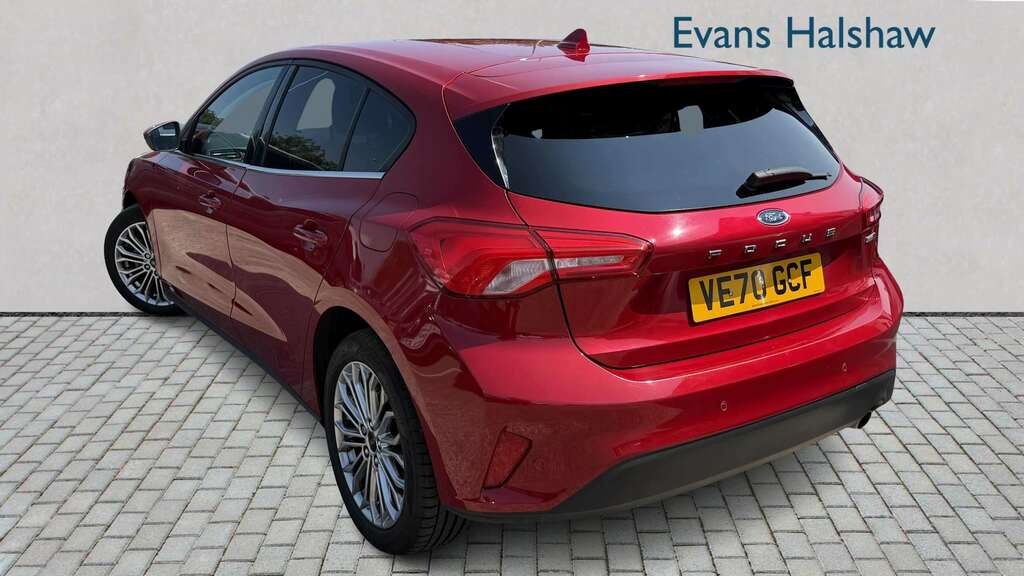 Ford Focus 1.0 Ecoboost Hybrid Mhev 125 Titanium X Ed 202 VE70GCF Red #2
