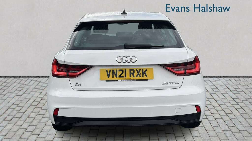 Audi A1 25 Tfsi Technik 2021 VN21RXK White #4