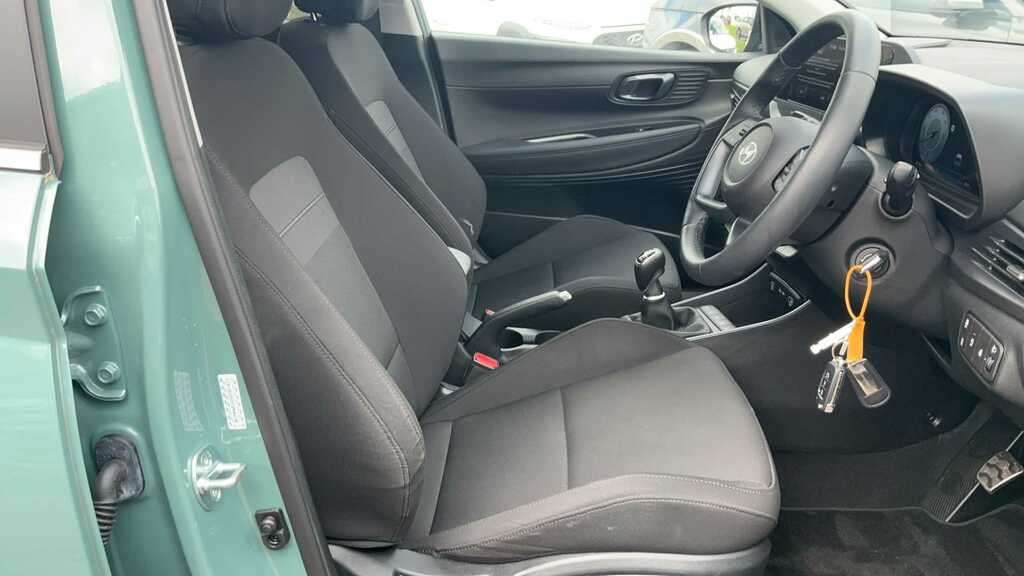 Hyundai Bayon 1.0 Tgdi Advance Black #9