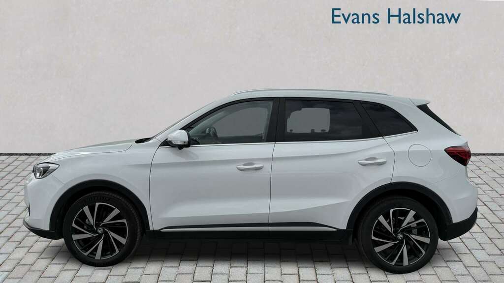 MG ZS 1.5 Hybrid Trophy 2025 White #4