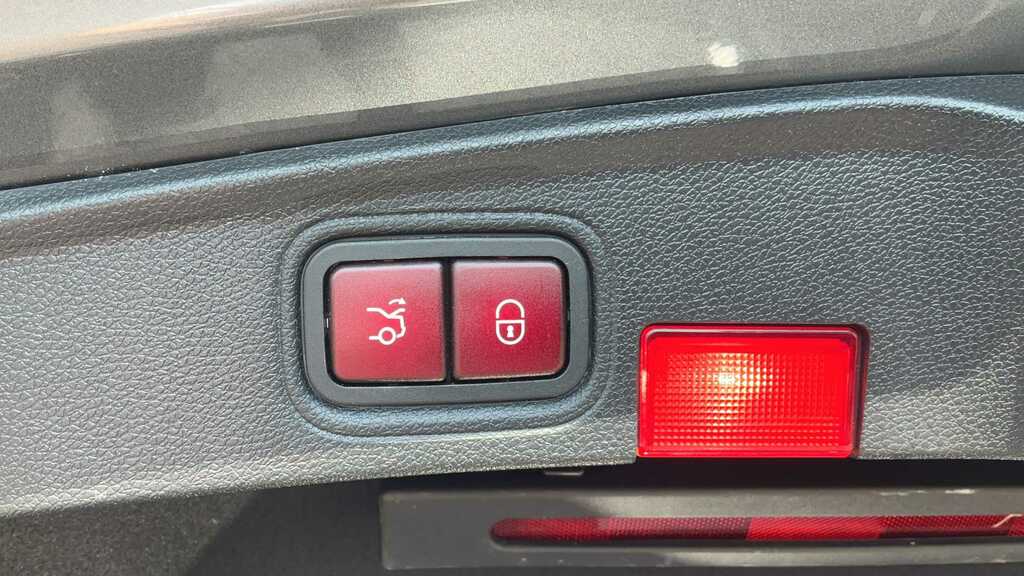 Mercedes-Benz C Class C300 Amg Line Premium 2016 LC65ONG Grey #5