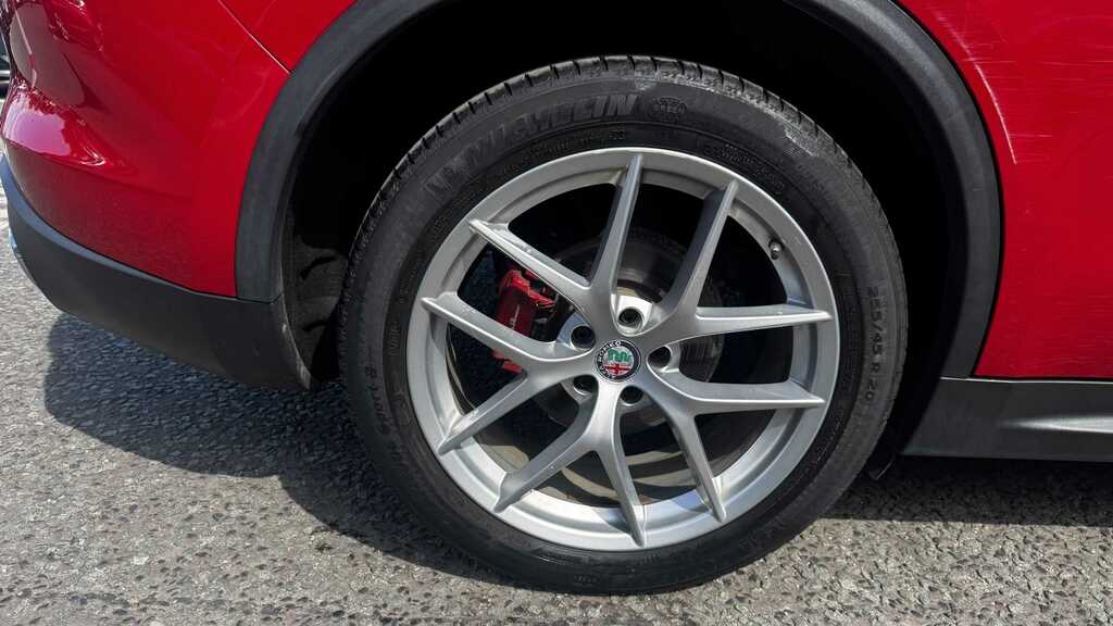 Alfa Romeo Stelvio 2.0 Turbo 280 Milano Red #9
