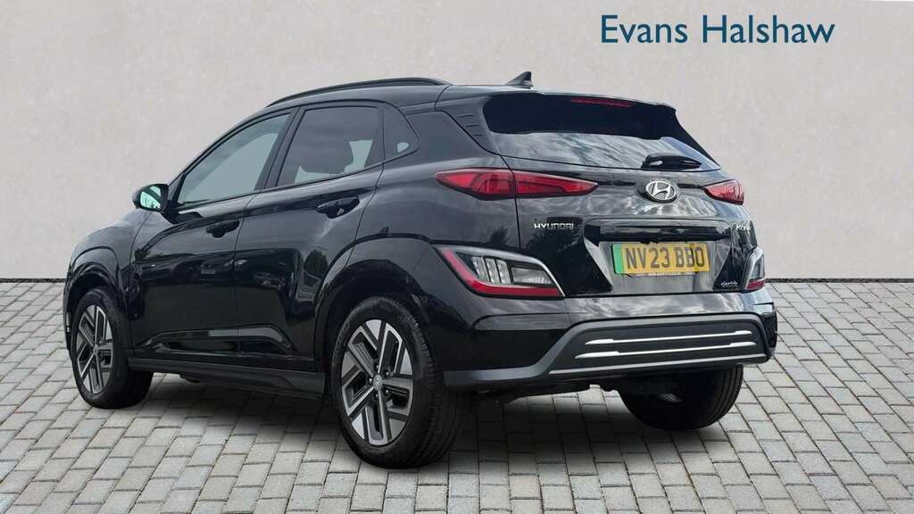 Hyundai Kona 150Kw Premium 64Kwh 2023 Black #2