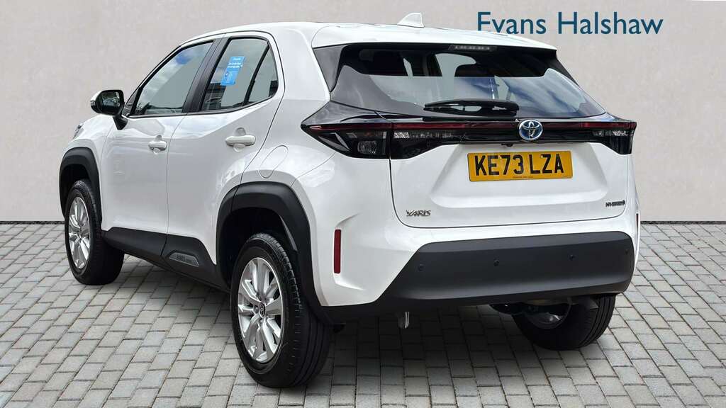 Toyota Yaris Cross 1.5 Hybrid Icon Cvt 2024 KE73LZA White #2