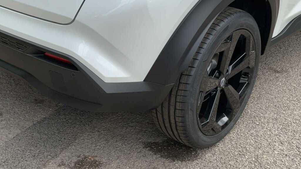 Nissan Juke N-connecta Suv Blue #19