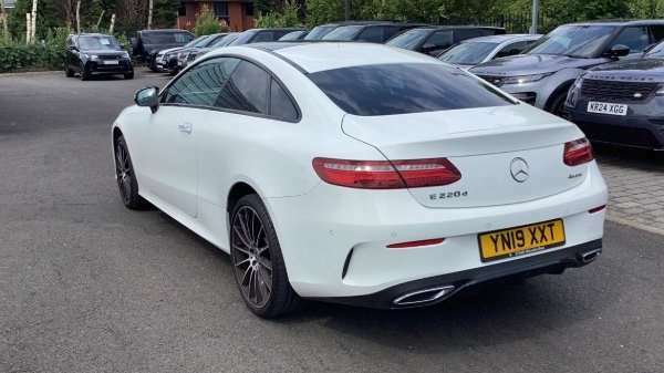 Mercedes-Benz E Class E220d 4Matic Amg Line 9G-tronic 2019 White #2