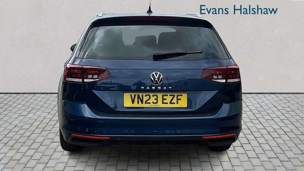 Volkswagen Passat 2.0 Tdi Evo Scr Sel Dsg 2023 Blue #4