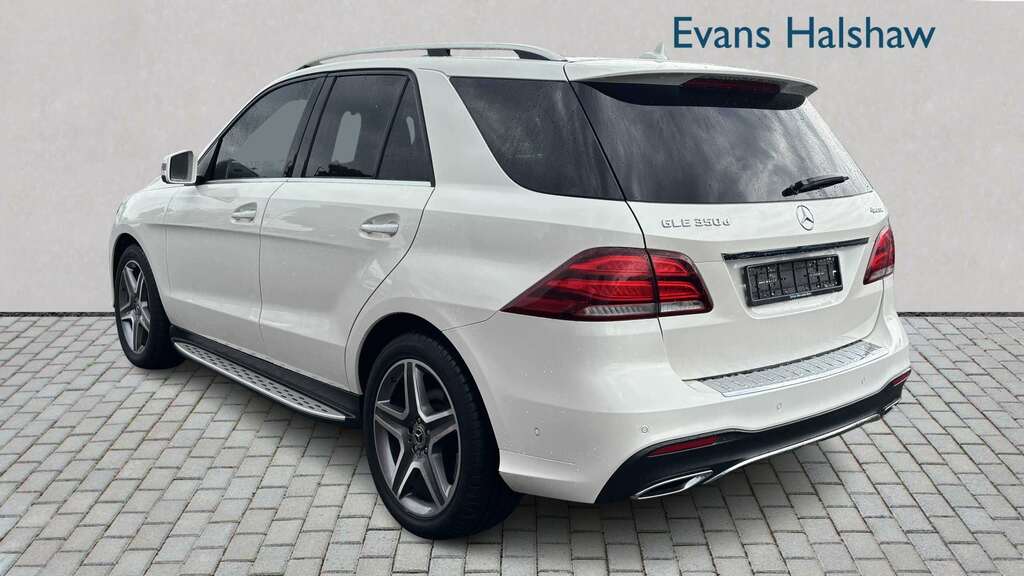 Mercedes-Benz GLE Class 350D 4Matic Amg Line Prem Plus 9G-tronic 2018 White #2