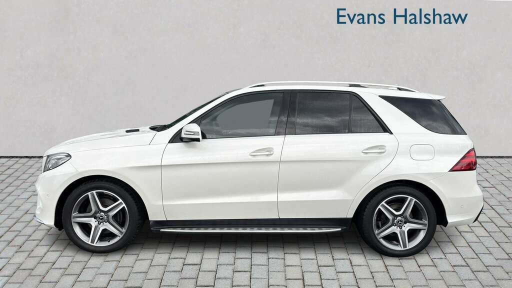 Mercedes-Benz GLE Class 350D 4Matic Amg Line Prem Plus 9G-tronic 2018 White #3
