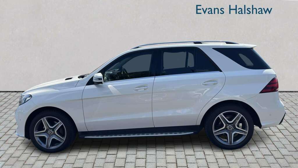 Mercedes-Benz GLE Class 350D 4Matic Amg Line Prem Plus 9G-tronic 2018 White #3