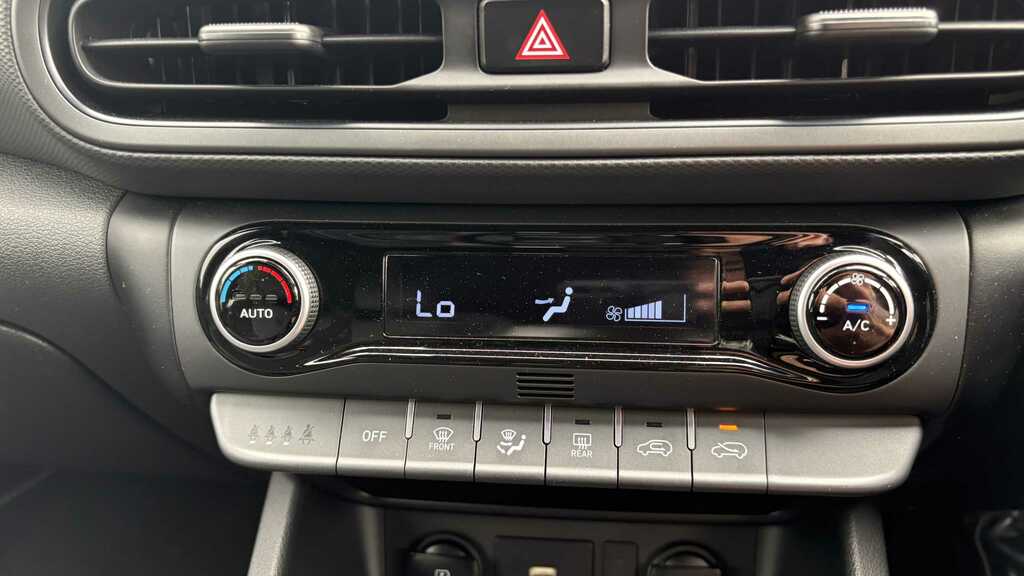 Hyundai Kona 1.6 Gdi Hybrid Ultimate Dct Hatchback Red #17
