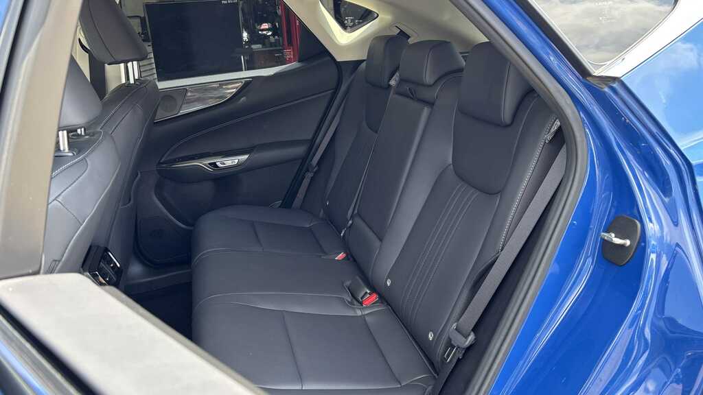 Lexus NX 450H 2.5 E-cvt Premium Pack 2023 Blue #5