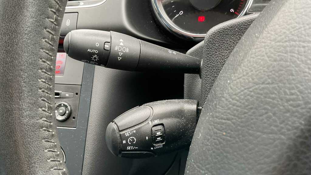 Peugeot 3008 Blue Hdi Ss Allure Grey #8