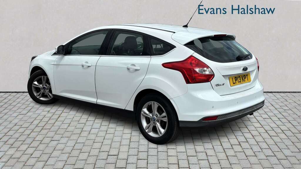 Ford Focus Estate 1.6 Tdci Econetic Zetec Euro 5 Ss 2 Red #2
