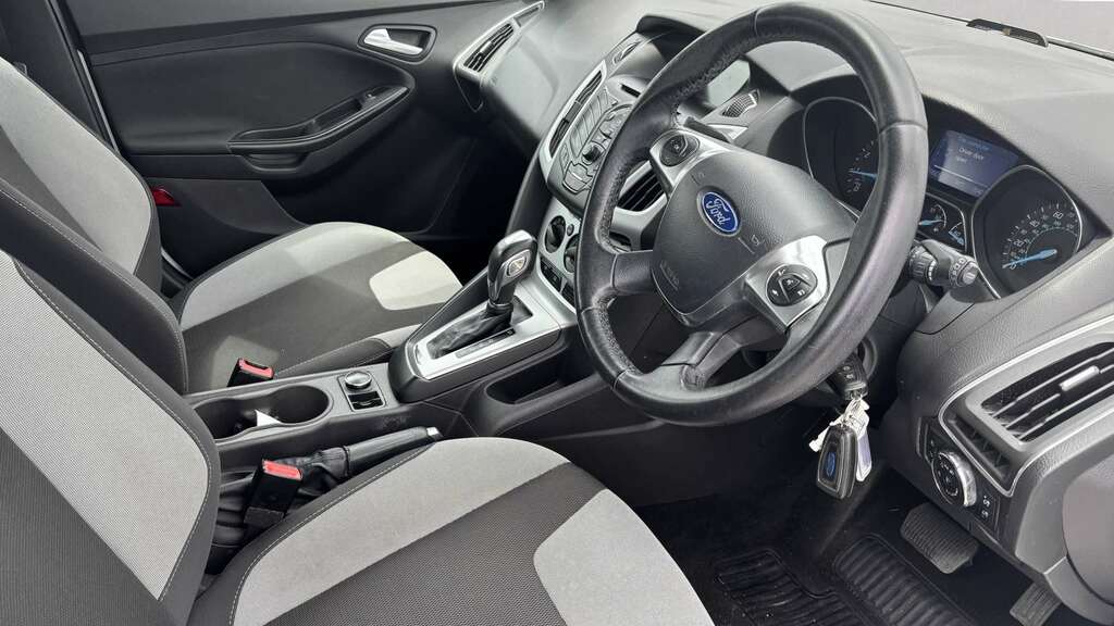Ford Focus Estate 1.6 Tdci Econetic Zetec Euro 5 Ss 2 Red #6