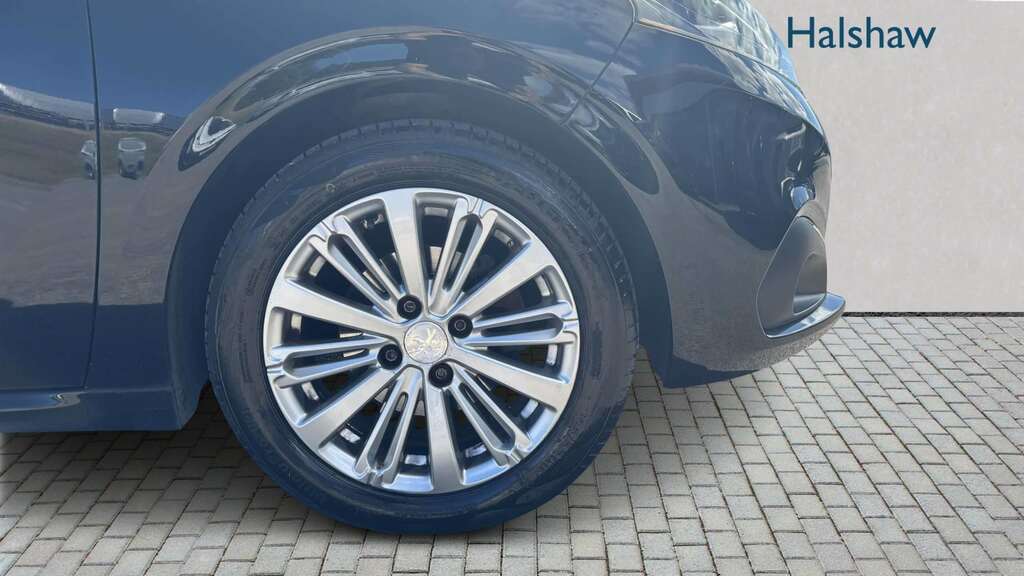 Peugeot 208 1.2 Puretech 82 Signature Start Stop 2018 KM68NVE Black #4