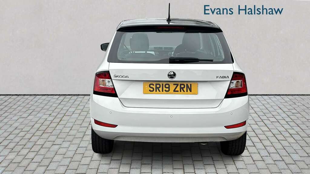 Skoda Fabia 1.0 Mpi 75 Colour Edition 2019 SR19ZRN White #5