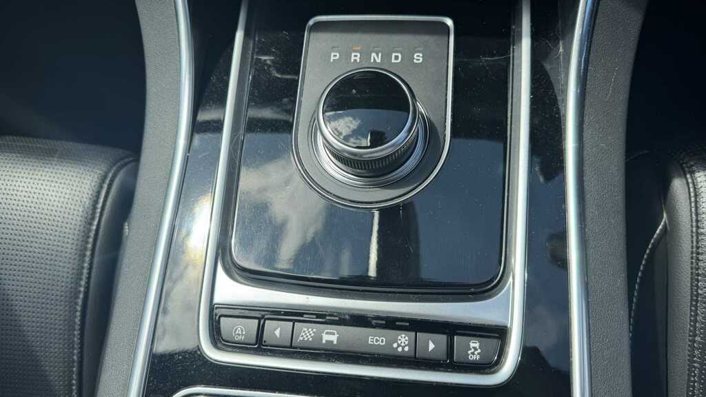 Jaguar XF 2.0D R-sport Euro 6 Ss White #16