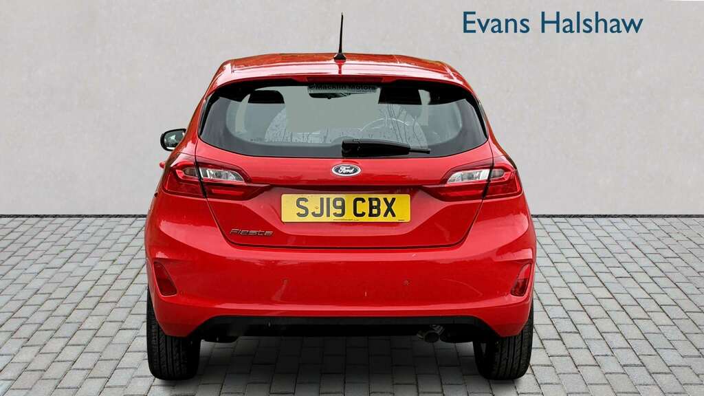 Ford Fiesta 1.1 Zetec 2019 Red #3