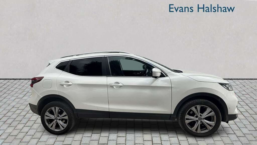 Nissan Qashqai 1.3 Dig-t N-connecta 2019 YC69VLE White #3