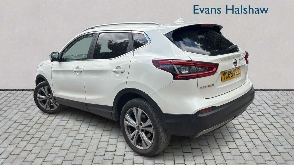 Nissan Qashqai 1.3 Dig-t N-connecta 2019 YC69VLE White #2