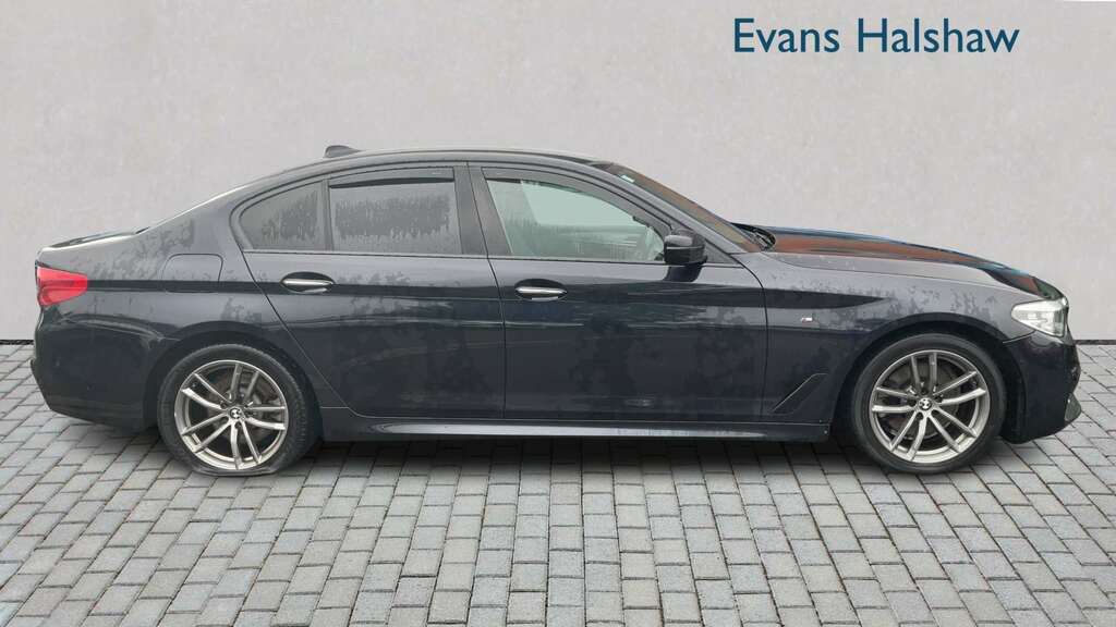BMW 5 Series 520D Xdrive M Sport 2017 Black #3