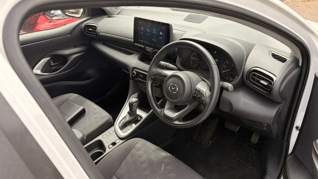 Mazda 2 1.5I Hybrid Exclusive Line Cvt 2024 White #5