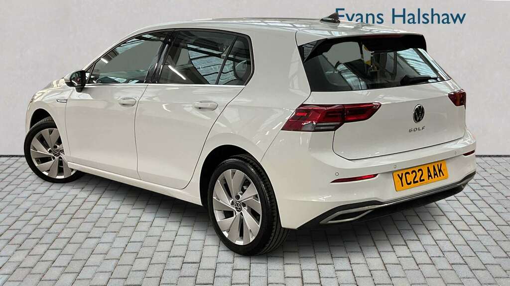Volkswagen Golf 1.5 Tsi 150 Style 2022 YC22AAK White #2