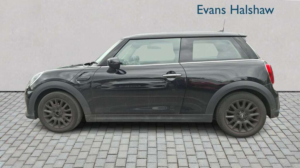 Mini Hatch 1.5 Cooper Classic 2023 MC73WZA Black #4
