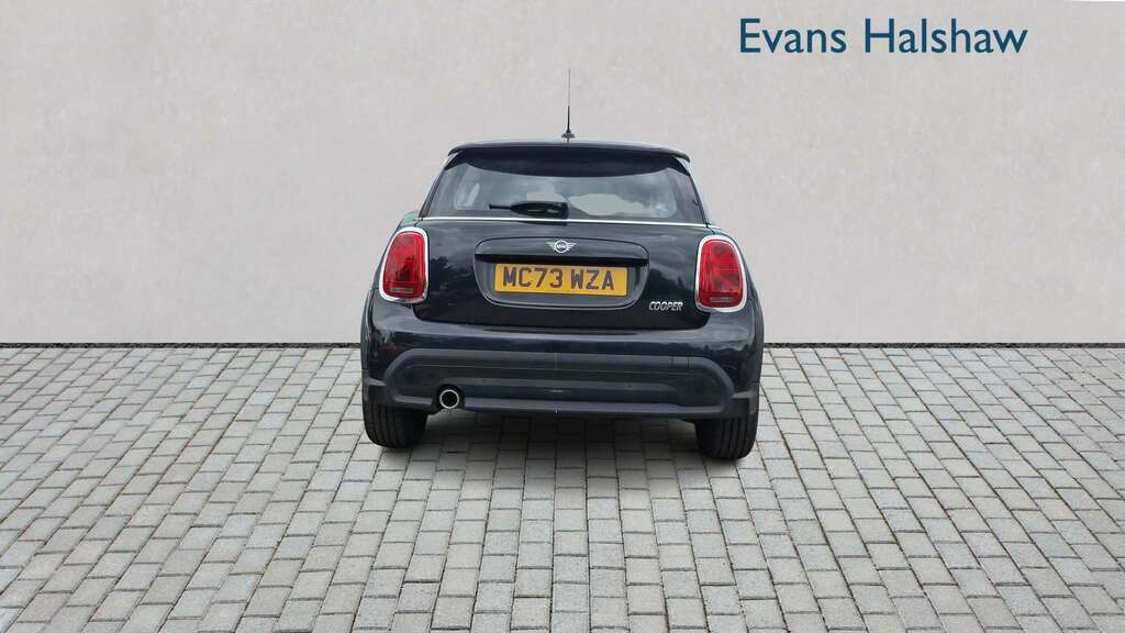 Mini Hatch 1.5 Cooper Classic 2023 MC73WZA Black #3