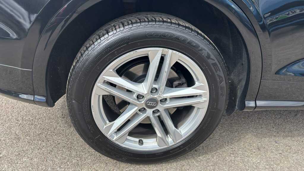 Audi Q5 2.0 Tdi Quattro S Line S Tronic 2018 DU18ZWG Black #5