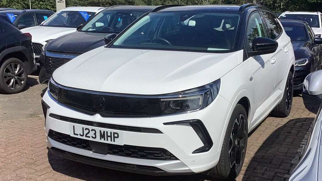 Vauxhall Grandland 1.2T Gs White #1