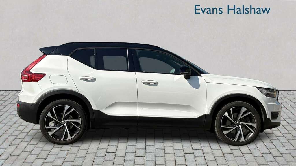 Volvo XC40 1.5 T5 Recharge Phev R Design Pro 2020 MX70TEV White #3
