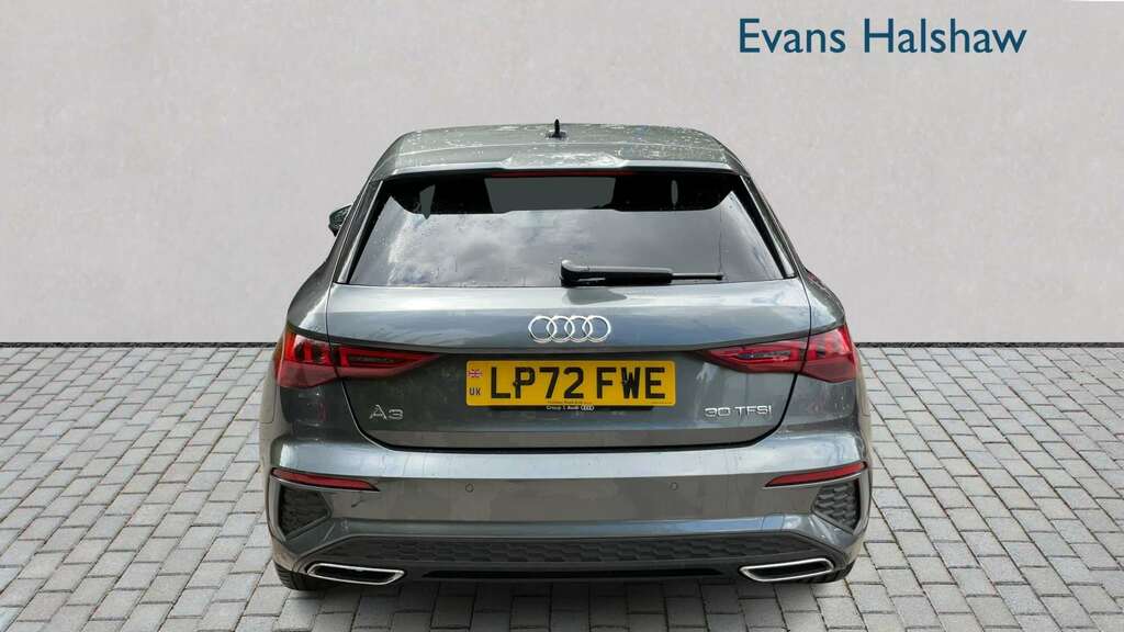 Audi A3 30 Tfsi S Line S Tronic 2023 LP72FWE Grey #4