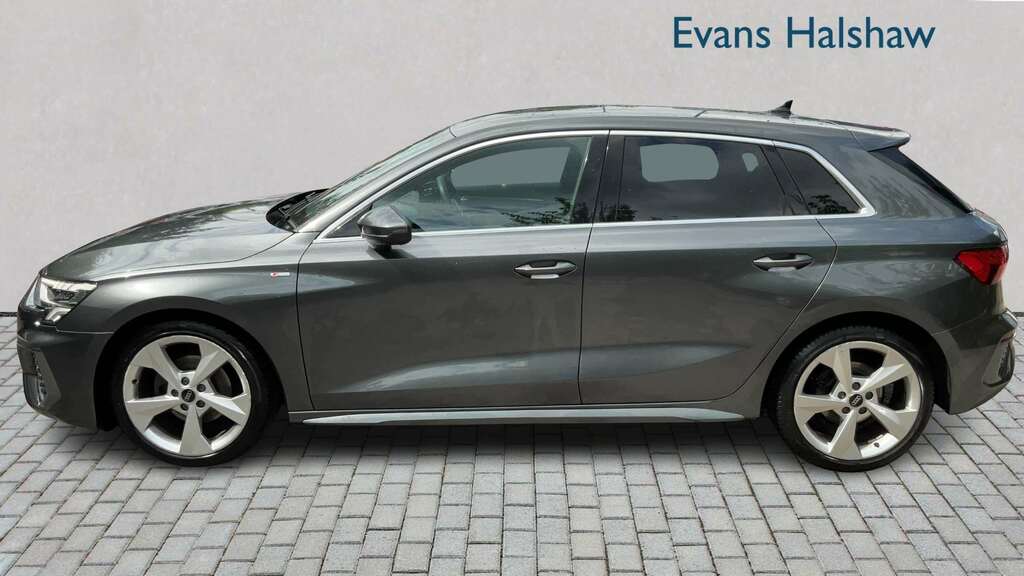 Audi A3 30 Tfsi S Line S Tronic 2023 LP72FWE Grey #2