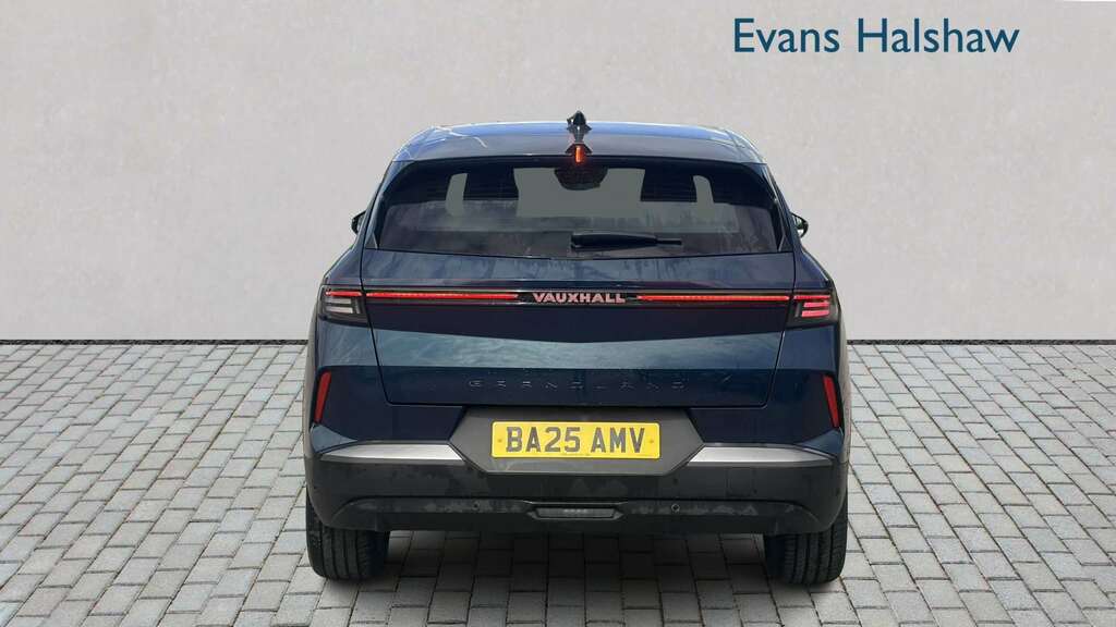 Vauxhall Grandland 1.2 Hybrid 145 Design E-dct6 2025 BA25AMV Blue #4