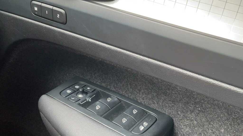 Volvo XC40 1.5 T3 163 R Design Geartronic Grey #18