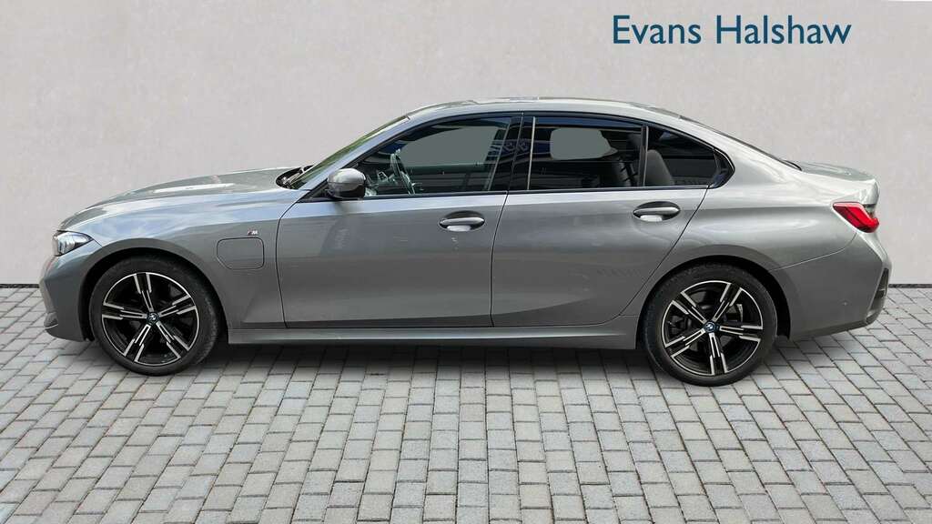 BMW 3 Series 330E Xdrive Sport Saloon Black #3